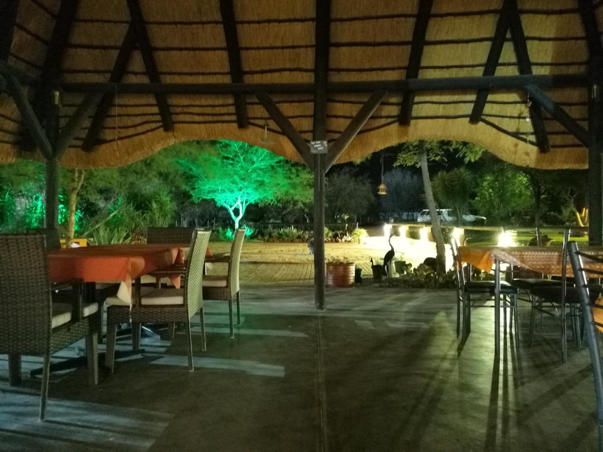 Lion's Den Guesthouse Otjiwarongo Eksteriør billede