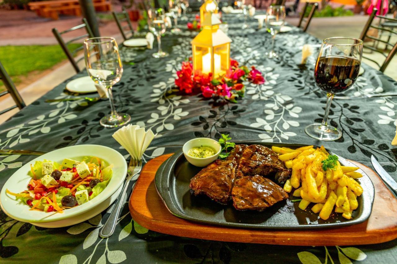 Lion's Den Guesthouse Otjiwarongo Eksteriør billede