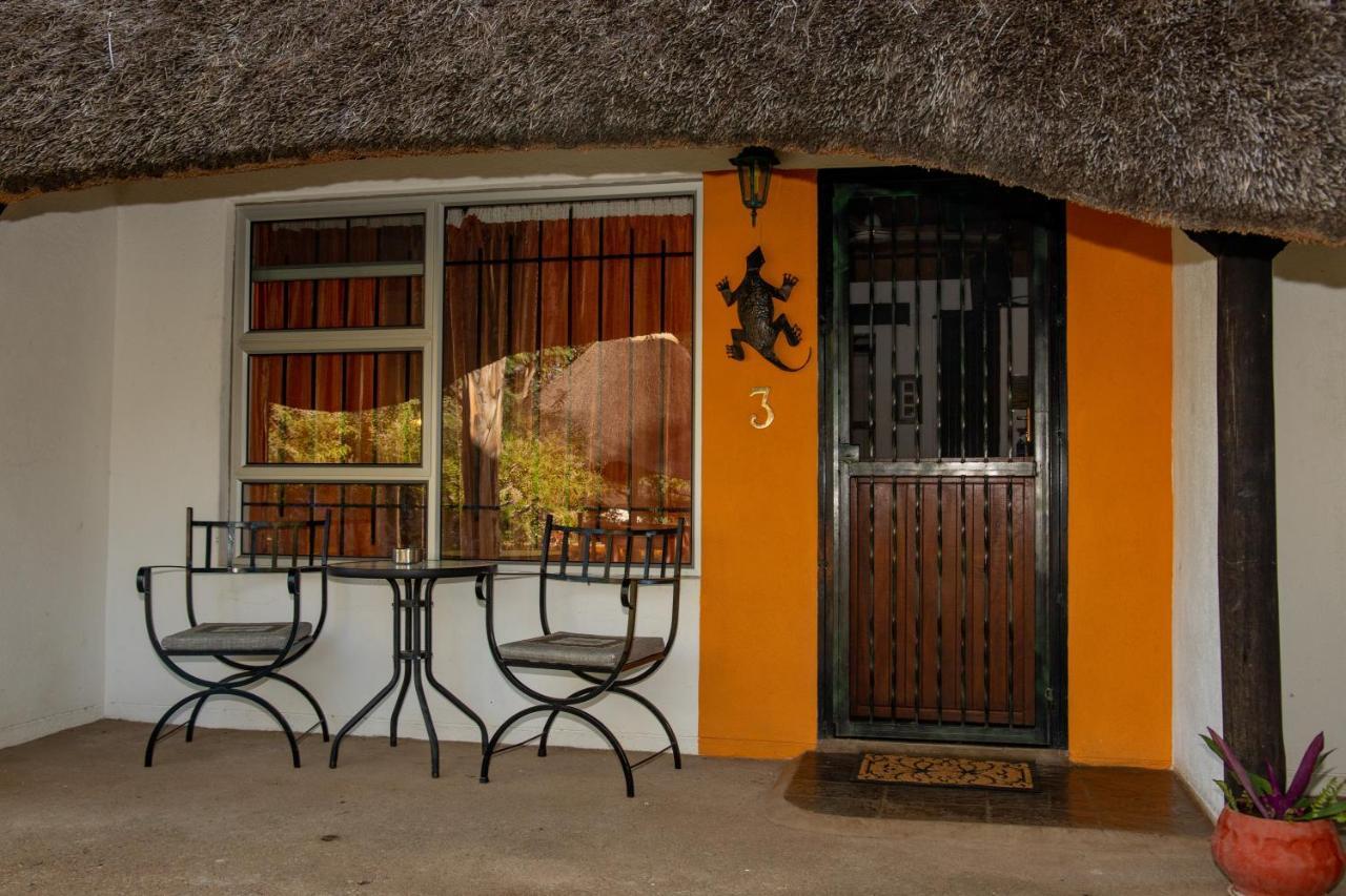 Lion's Den Guesthouse Otjiwarongo Eksteriør billede