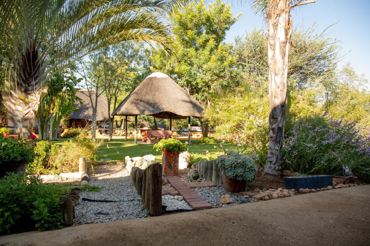 Lion's Den Guesthouse Otjiwarongo Eksteriør billede