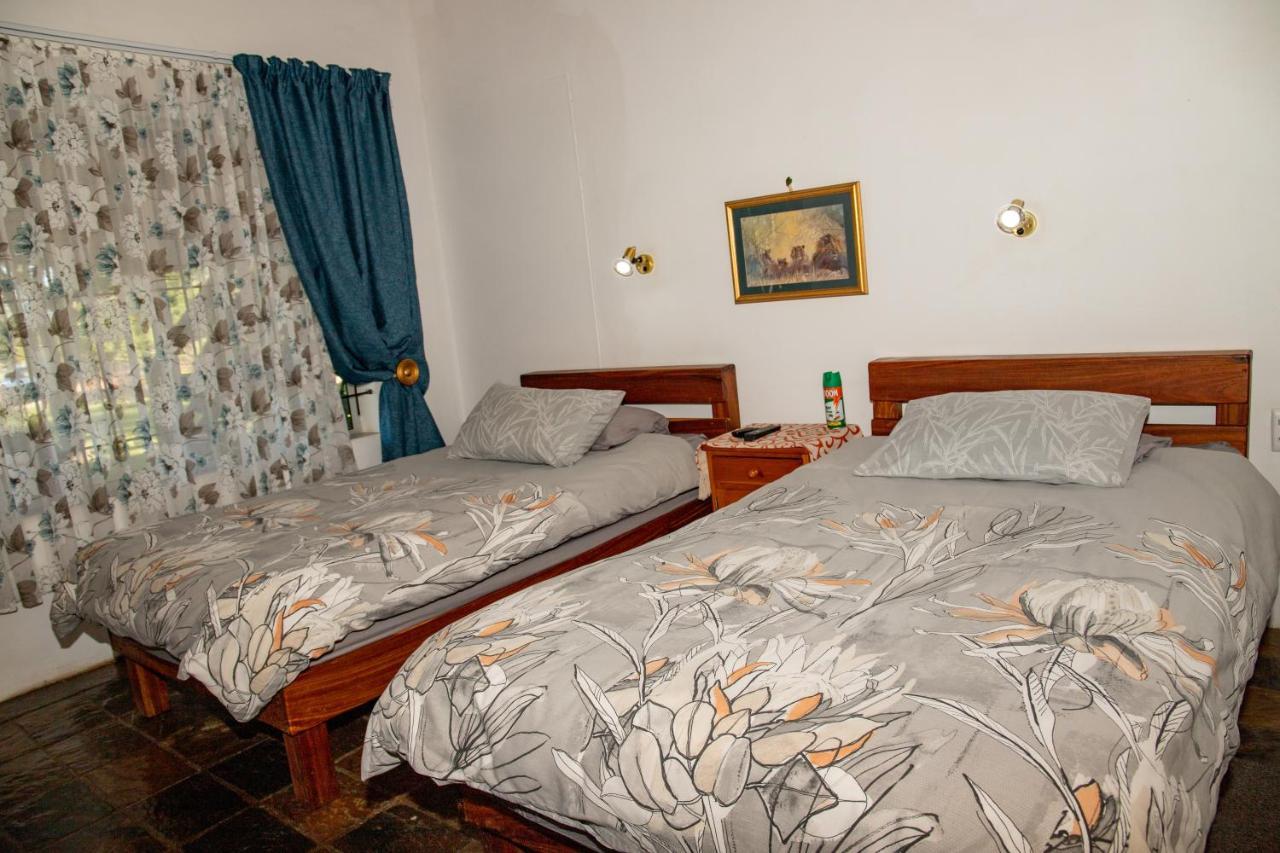 Lion's Den Guesthouse Otjiwarongo Eksteriør billede