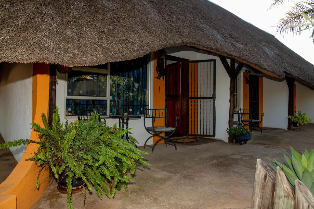 Lion's Den Guesthouse Otjiwarongo Eksteriør billede