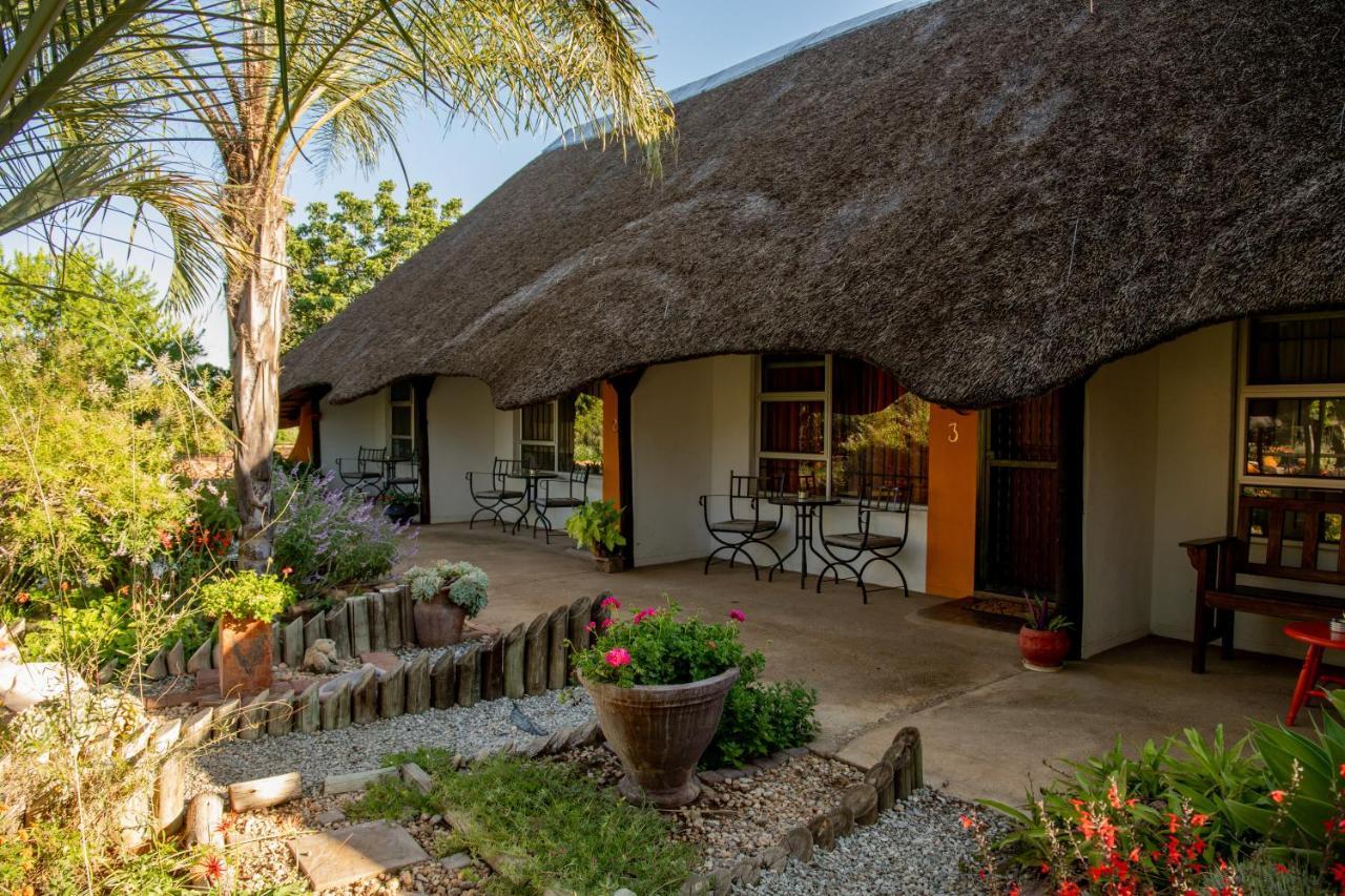 Lion's Den Guesthouse Otjiwarongo Eksteriør billede