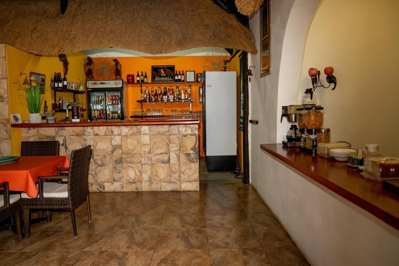 Lion's Den Guesthouse Otjiwarongo Eksteriør billede