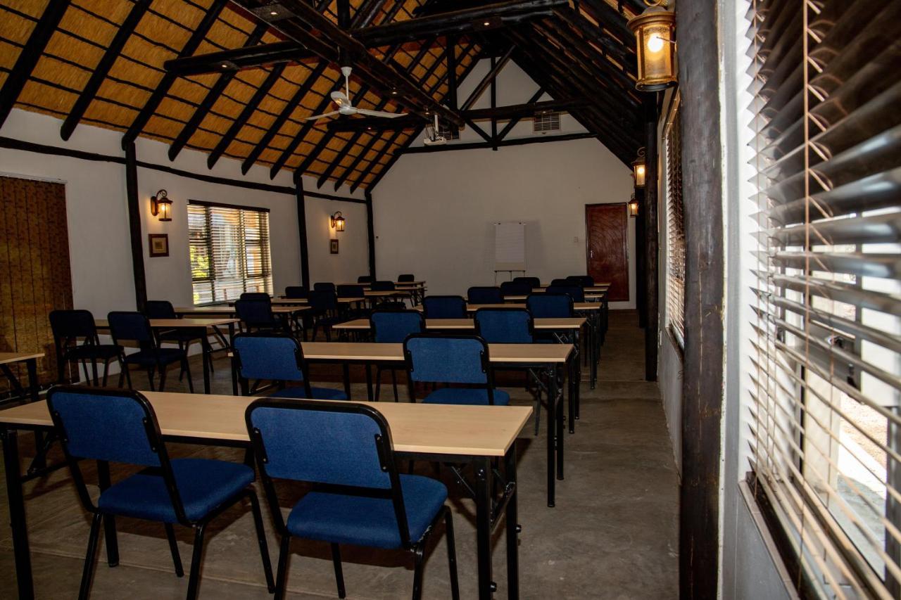 Lion's Den Guesthouse Otjiwarongo Eksteriør billede